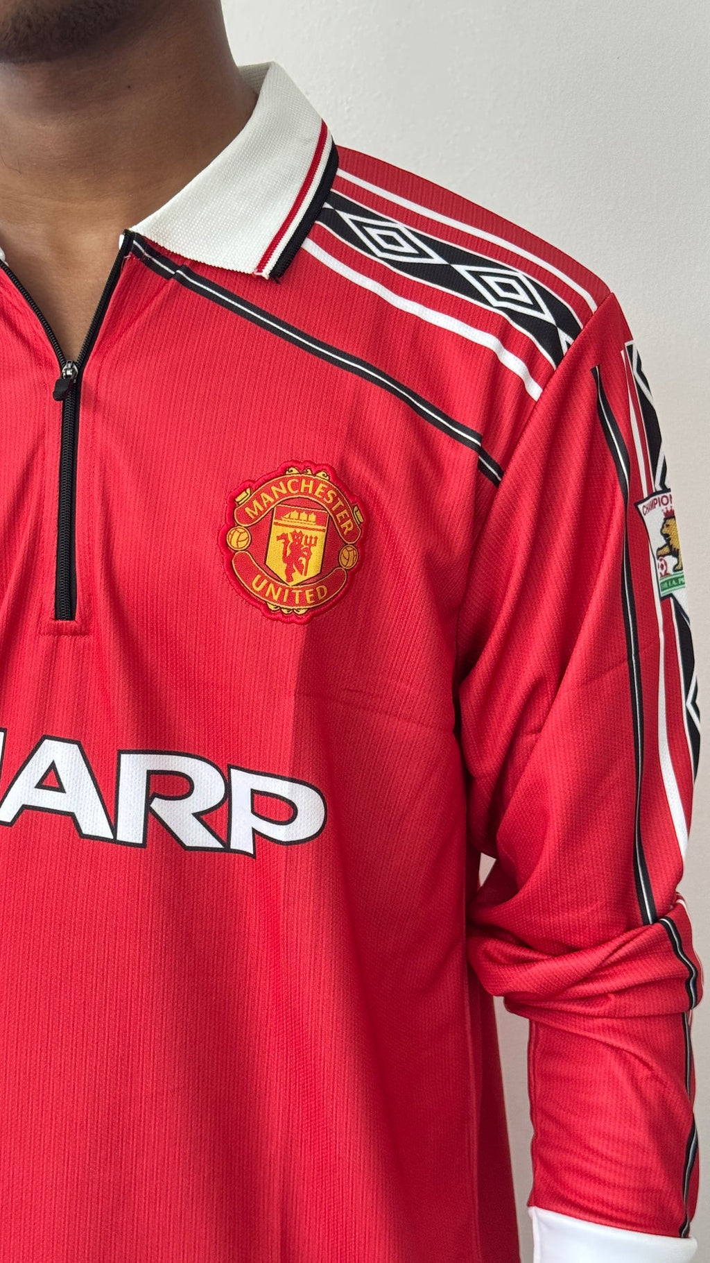 MAN UTD RED BECKHAM POLO FULL SLEVEE ZIP -EMBROIDERY